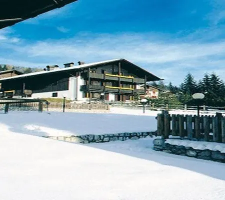Residence-resort Borgo Al Sole アパートホテル サッパーダ