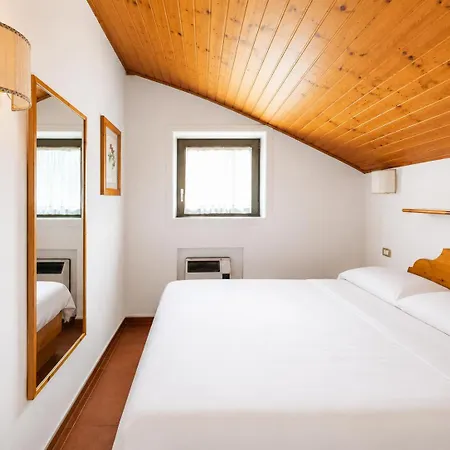 Residence-resort Borgo Al Sole מלון דירות