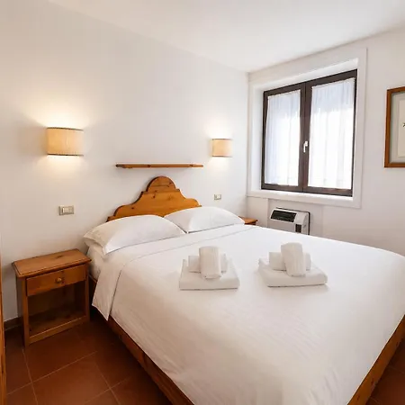 Residence-resort Borgo Al Sole מלון דירות