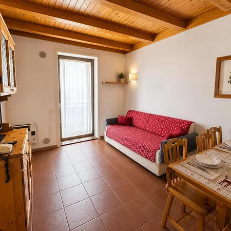 Residence-resort Borgo Al Sole מלון דירות ספאדה